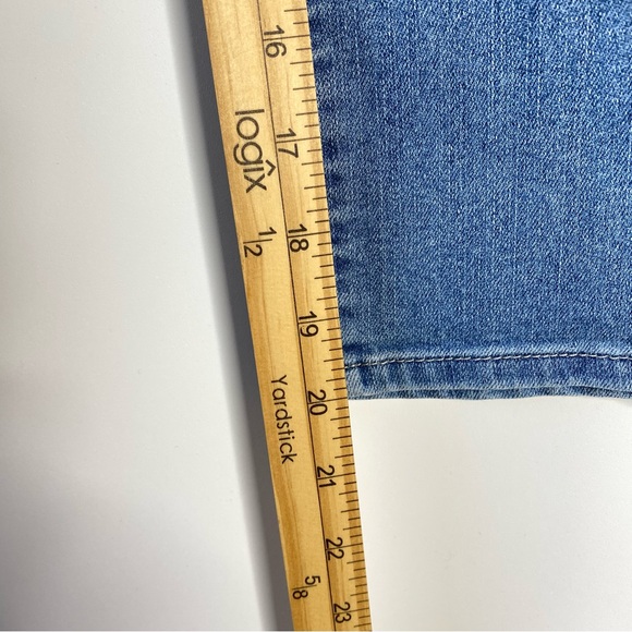 Riders by Lee Womens Capri Jeans Sz 8 Blue Medium Wash Mid-Rise Stretch Denim - Picture 9 of 10